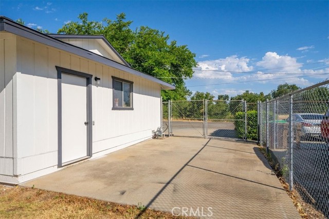 21999 Riverside Avenue, Red Bluff CA: https://media.crmls.org/medias/9f34375d-9697-4442-9f57-495d12bdfc15.jpg