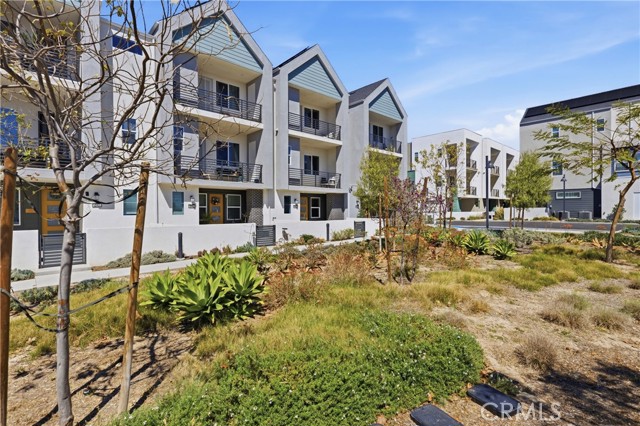 Detail Gallery Image 35 of 60 For 253 Sash, Irvine,  CA 92618 - 2 Beds | 2/1 Baths