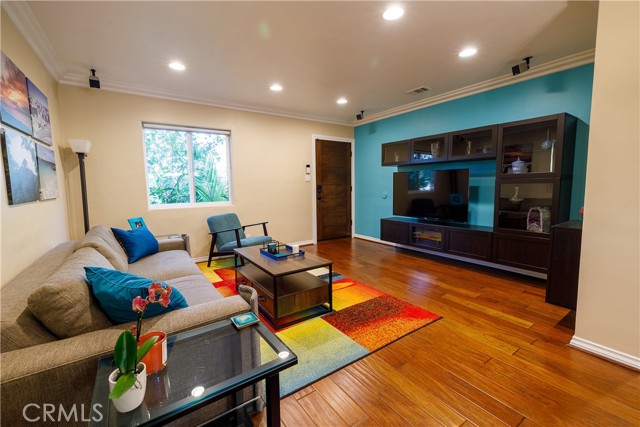 Detail Gallery Image 3 of 15 For 17726 Martha St., Encino,  CA 91316 - 3 Beds | 2 Baths