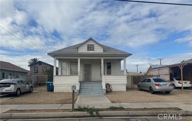 136 N K Street, Needles CA: https://media.crmls.org/medias/9f361d96-5bab-4fae-b8b5-7c2358b8e878.jpg