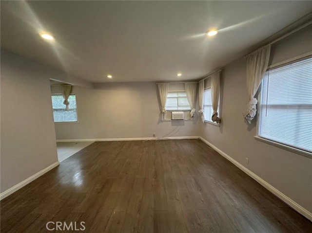 Detail Gallery Image 2 of 13 For 103 N Bonnie Ave, Pasadena,  CA 91106 - 2 Beds | 1 Baths