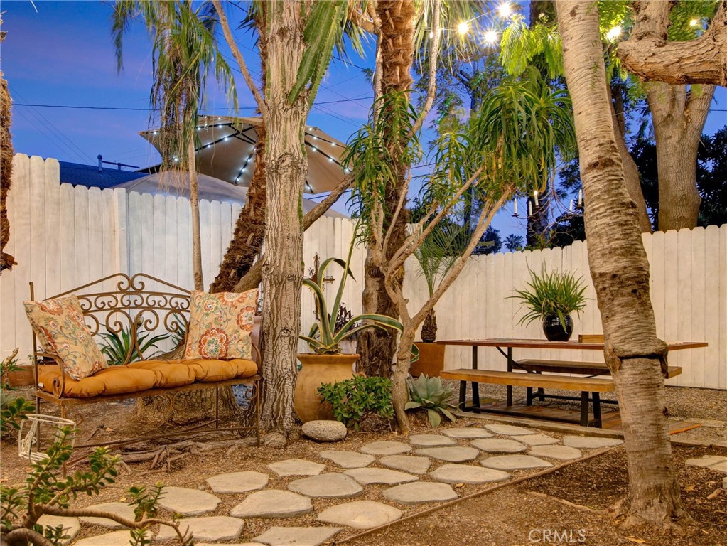 https://media.crmls.org/medias/9f378f32-4481-43db-9f64-464b2785272c.jpg?preset=X-Large