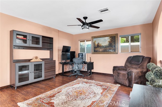 Detail Gallery Image 16 of 37 For 6907 Beckett St, Tujunga,  CA 91042 - 3 Beds | 2 Baths