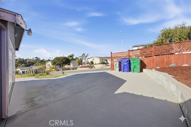 Detail Gallery Image 6 of 38 For 4975 Loris St, San Diego,  CA 92105 - 3 Beds | 2 Baths