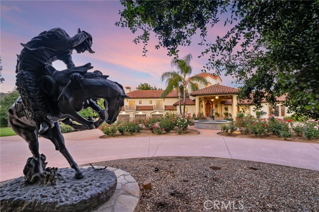 Detail Gallery Image 3 of 75 For 38280 via Majorca, Murrieta,  CA 92562 - 7 Beds | 7/2 Baths