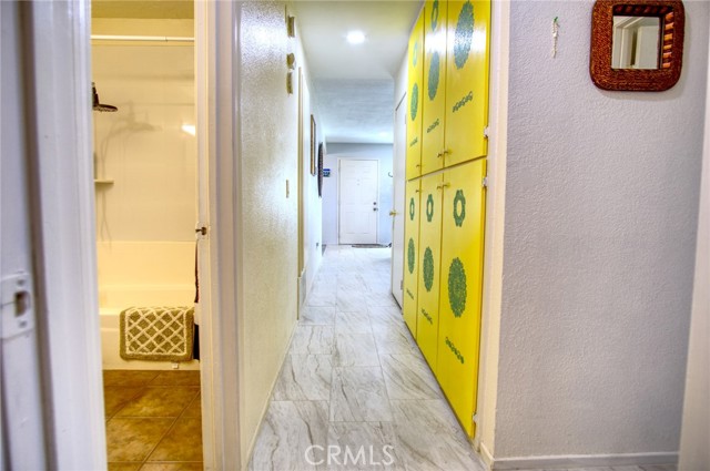 6367 Split Rock Avenue, 29 Palms CA: https://media.crmls.org/medias/9f384200-214d-40ba-a7ca-1d7ce523e8c7.jpg