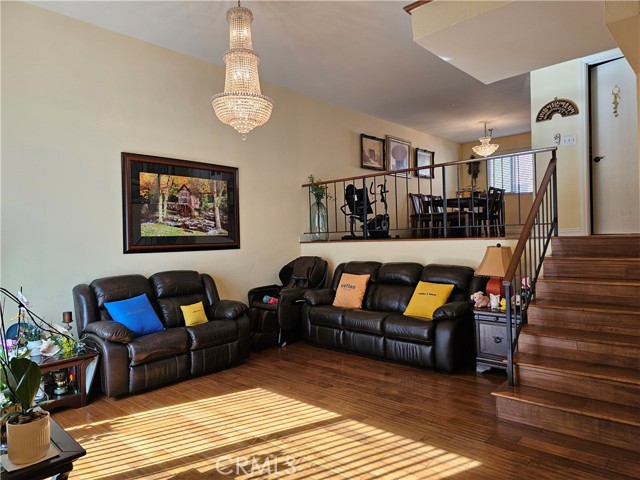 Detail Gallery Image 7 of 69 For 1711 Grismer Ave #52,  Burbank,  CA 91504 - 3 Beds | 3 Baths