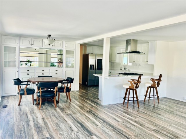 242 Lexington Circle, Newport Beach CA: https://media.crmls.org/medias/9f3892dc-05bb-43ab-bb6b-e6786083acb1.jpg