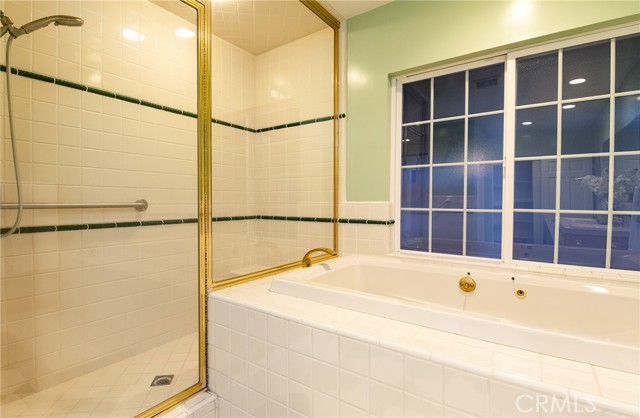 Detail Gallery Image 23 of 41 For 3301 Grayburn Rd, Pasadena,  CA 91107 - 3 Beds | 2/1 Baths