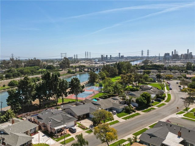 Detail Gallery Image 44 of 47 For 828 Stevely, Long Beach,  CA 90815 - 4 Beds | 2 Baths