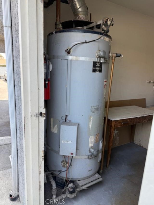 6242 Vineland Avenue, North Hollywood CA: https://media.crmls.org/medias/9f392562-3a69-4a07-befc-86d37cfc6db3.jpg