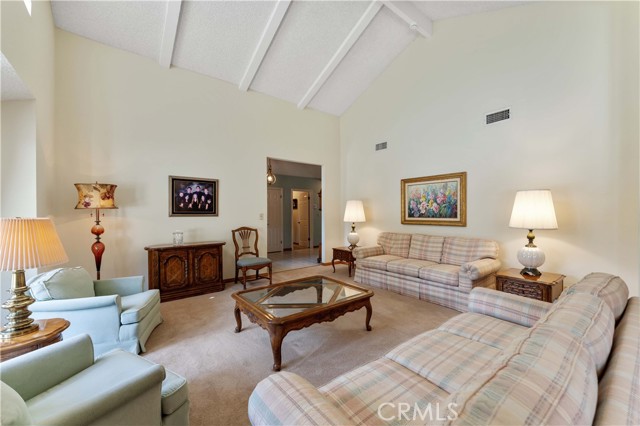 Detail Gallery Image 9 of 43 For 725 Beaverbrook Ln, Glendora,  CA 91740 - 4 Beds | 3 Baths