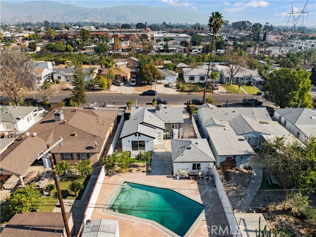 Detail Gallery Image 1 of 1 For 7713 7711 Hinds Ave, North Hollywood,  CA 91605 - 4 Beds | 3 Baths