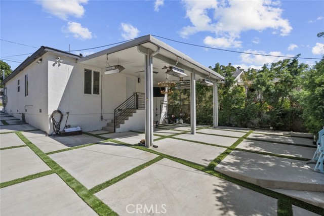 10341 Mcclemont Avenue, Tujunga CA: https://media.crmls.org/medias/9f3afc05-9557-4641-b4d3-1d9c7f9104b5.jpg