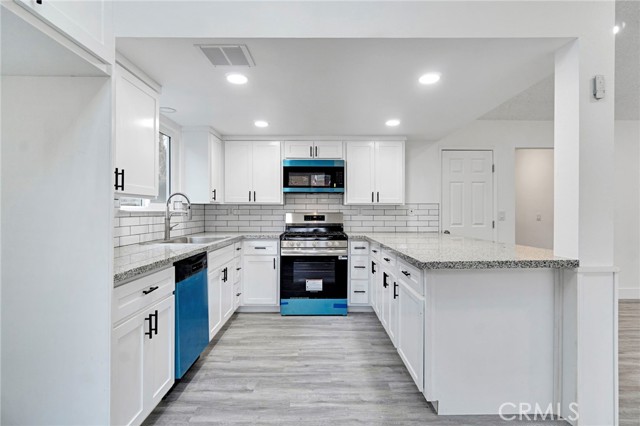 Detail Gallery Image 16 of 35 For 2808 Riverview, Madera,  CA 93637 - 4 Beds | 2/2 Baths