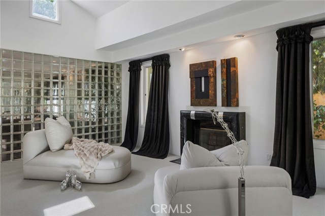 4219 Tarzana Estates Drive, Tarzana CA: https://media.crmls.org/medias/9f3c07d0-8075-4204-9280-04959bf34c07.jpg