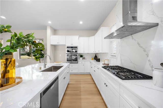 Detail Gallery Image 18 of 70 For 126 Interval, Irvine,  CA 92618 - 5 Beds | 4 Baths