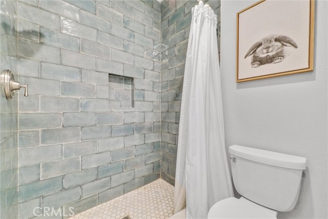 6895 Guinevere Court, Eastvale CA: https://media.crmls.org/medias/9f3cc547-db21-4f8d-9570-65ea722b2807.jpg
