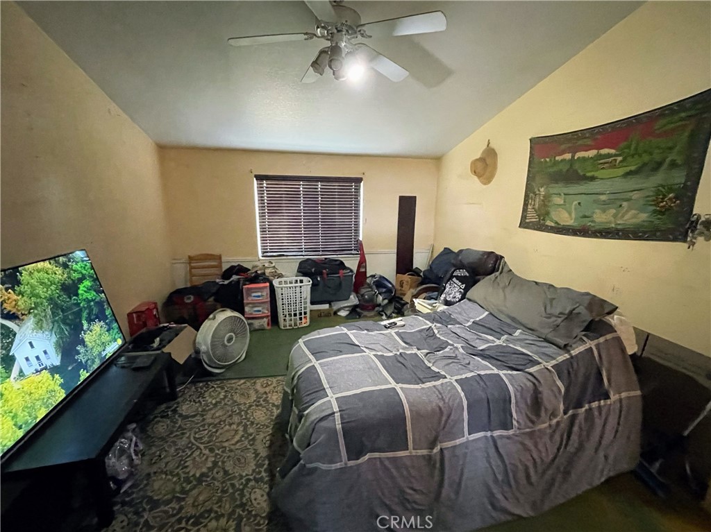 https://media.crmls.org/medias/9f3d0e1a-0d92-4994-b45d-eb3a52bc79f3.jpg?preset=X-Large