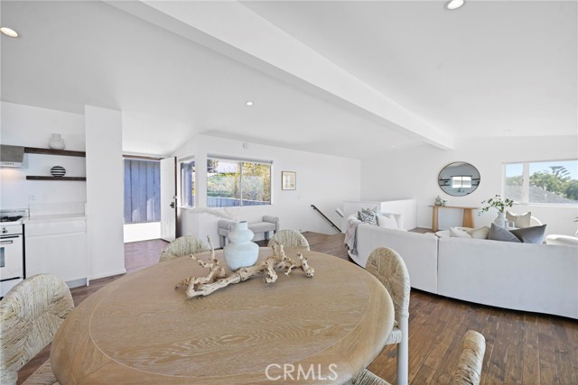 Detail Gallery Image 17 of 46 For 31161 Holly Dr, Laguna Beach,  CA 92651 - 5 Beds | 2/1 Baths