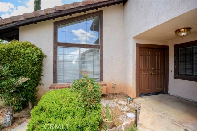 10685 Ridgefield, Moreno Valley CA: https://media.crmls.org/medias/9f3d7999-9452-4c63-9635-f0e8fcf7d81e.jpg