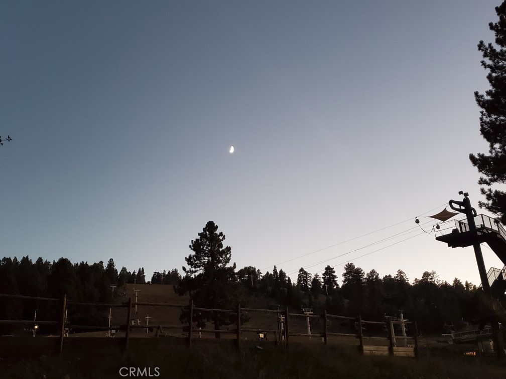 https://media.crmls.org/medias/9f3d9f73-904c-4d73-bbe9-b811e25e5334.jpg?preset=X-Large