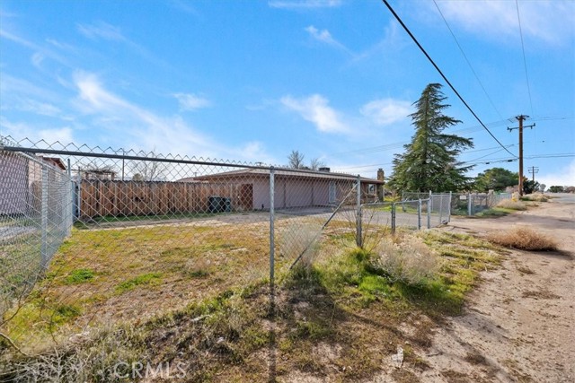 Detail Gallery Image 29 of 33 For 13285 Mesquite, Apple Valley,  CA 92308 - 3 Beds | 2/1 Baths