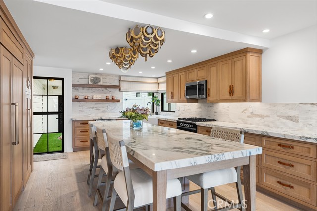 Detail Gallery Image 10 of 37 For 1817 W Bay Ave a,  Newport Beach,  CA 92663 - 2 Beds | 2/1 Baths