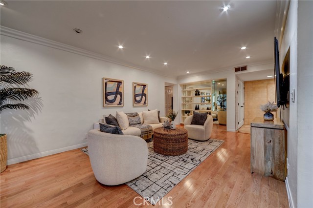 Detail Gallery Image 5 of 34 For 15335 Magnolia #216,  Sherman Oaks,  CA 91403 - 3 Beds | 2 Baths