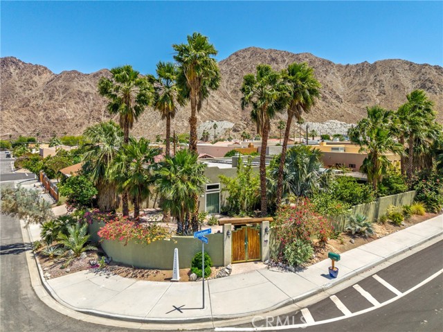 54030 Eisenhower Drive, La Quinta CA: https://media.crmls.org/medias/9f3f2e2c-e930-4cce-8bd6-f1142f47c523.jpg