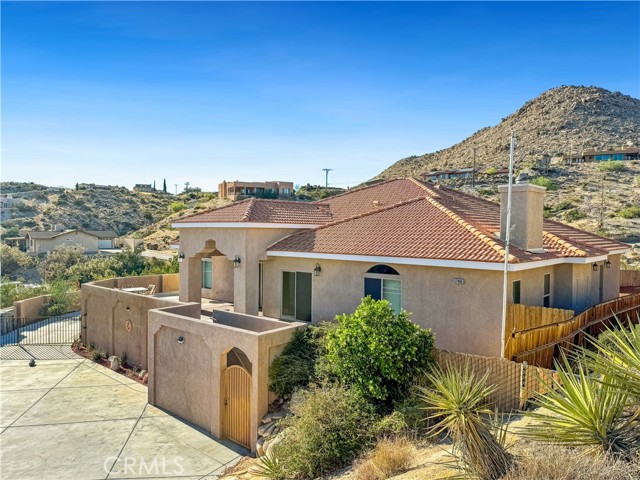 57466 Buena Suerte Road, Yucca Valley CA: https://media.crmls.org/medias/9f3fa647-60c7-460b-b732-8c44786b8514.jpg