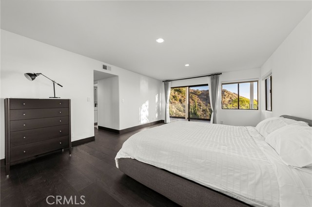 Detail Gallery Image 26 of 53 For 685 Nyes Pl, Laguna Beach,  CA 92651 - 3 Beds | 2/1 Baths