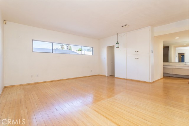 Detail Gallery Image 28 of 74 For 9826 Columbus, North Hills,  CA 91343 - 7 Beds | 5/1 Baths