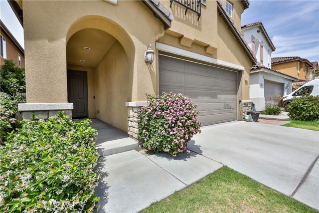 Detail Gallery Image 2 of 43 For 3245 Donovan Ranch Rd, Anaheim,  CA 92804 - 4 Beds | 3 Baths