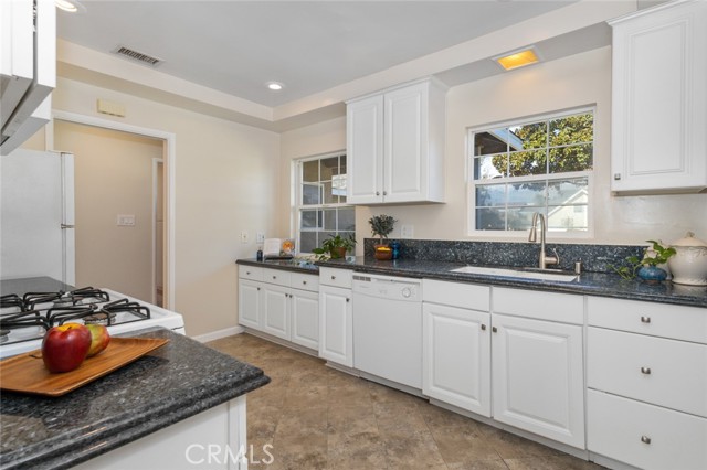 Detail Gallery Image 12 of 37 For 1218 E Opal Ave, Anaheim,  CA 92805 - 3 Beds | 2/1 Baths