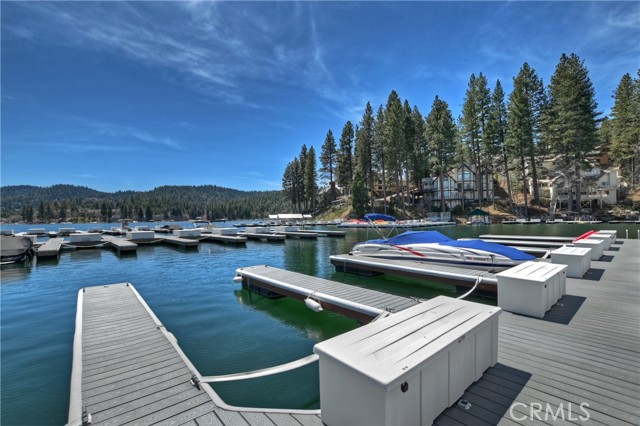 Detail Gallery Image 3 of 59 For 27657 Peninsula Dr #126,  Lake Arrowhead,  CA 92352 - 5 Beds | 3 Baths