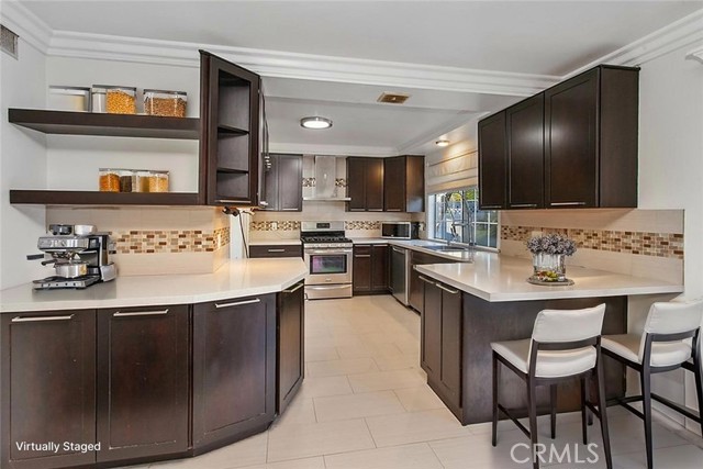 Detail Gallery Image 2 of 9 For 7722 Faust Ave, West Hills,  CA 91304 - 4 Beds | 3 Baths