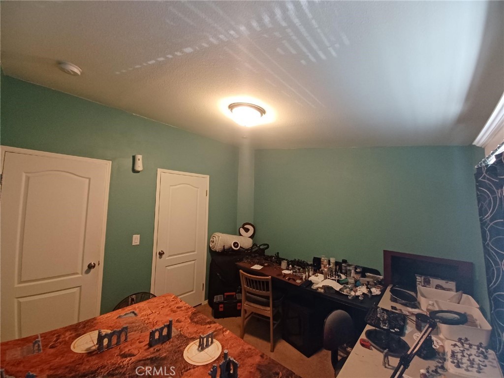 https://media.crmls.org/medias/9f41ea22-e7ef-43fc-93c0-8e6f3356549f.jpg?preset=X-Large
