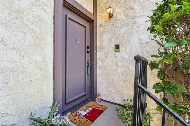 1832 Oak Tree Drive, Los Angeles CA: https://media.crmls.org/medias/9f4249b7-efe0-48c6-a4ab-ae9f63dff882.jpg