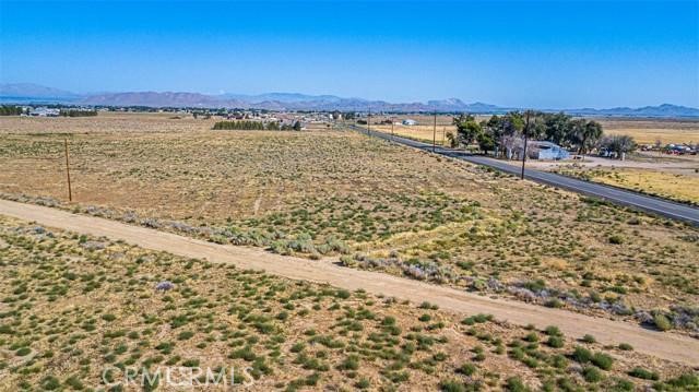 Detail Gallery Image 5 of 20 For 70 Antelope, Lancaster,  CA 93536 - – Beds | – Baths