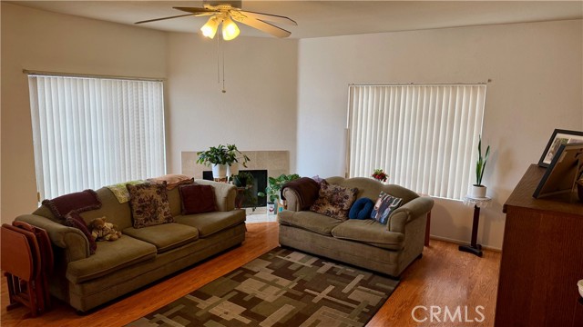 Detail Gallery Image 3 of 31 For 20807 Elaine Ave #4,  Lakewood,  CA 90715 - 3 Beds | 3 Baths