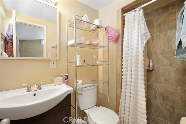 526 N Emerald Drive, Orange CA: https://media.crmls.org/medias/9f42d071-1d44-487f-9b7e-4d503f86be0e.jpg