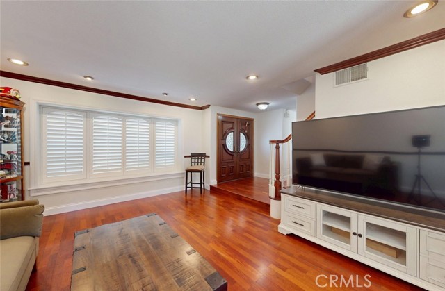 Detail Gallery Image 8 of 71 For 8492 Spring Cir, Huntington Beach,  CA 92646 - 4 Beds | 2/1 Baths