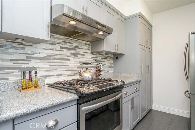 Detail Gallery Image 7 of 24 For 6041 Fountain Park St #9,  Woodland Hills,  CA 91367 - 2 Beds | 1 Baths
