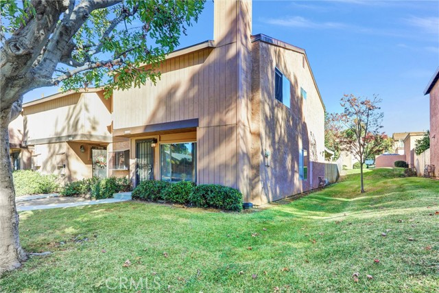 Detail Gallery Image 3 of 20 For 122 Tamarisk, Redlands,  CA 92373 - 3 Beds | 2/1 Baths