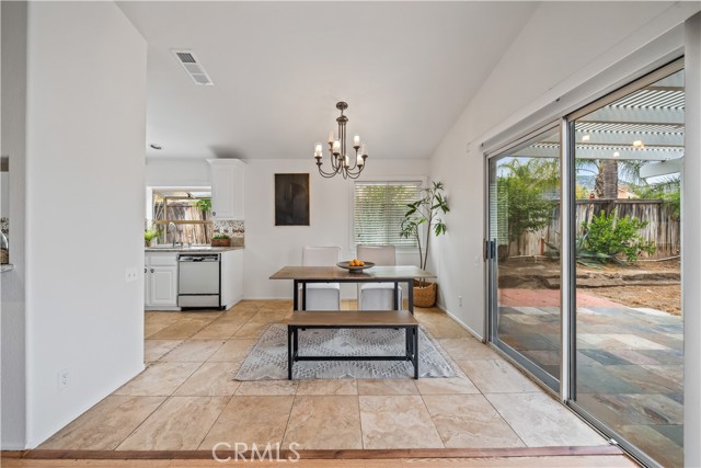 32465 Beechwood Lane, Lake Elsinore CA: https://media.crmls.org/medias/9f441c94-2ef9-4b10-bbd3-ebaffc25ad78.jpg