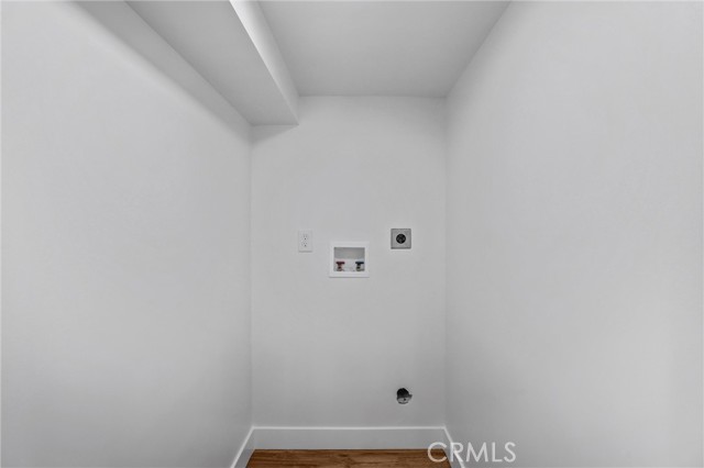 Detail Gallery Image 24 of 25 For 20302 Oxnard, Woodland Hills,  CA 91367 - 3 Beds | 2/1 Baths