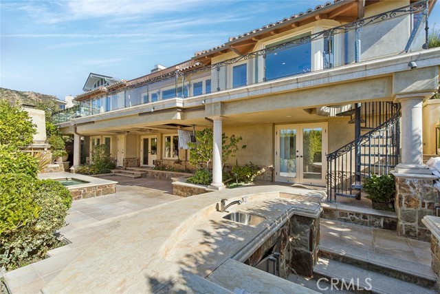 Detail Gallery Image 13 of 46 For 517 Emerald Bay, Laguna Beach,  CA 92651 - 4 Beds | 4 Baths