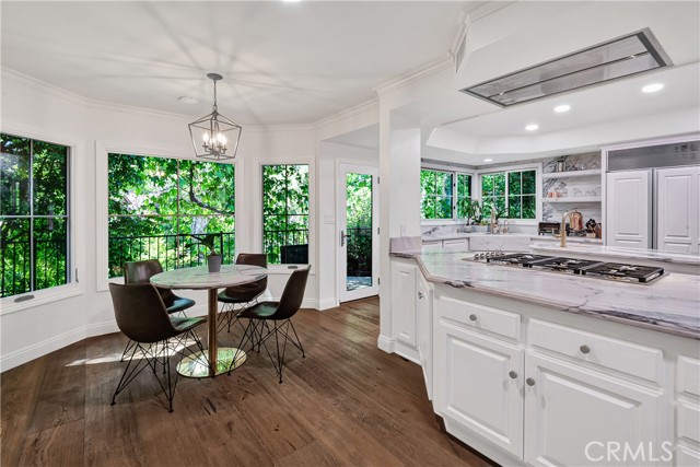 4851 Corbin Avenue, Tarzana CA: https://media.crmls.org/medias/9f44944a-b321-4eda-a701-a6c60ae2722c.jpg