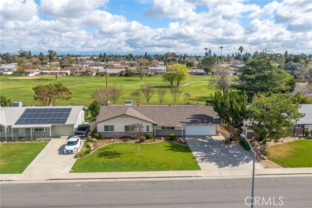 Detail Gallery Image 1 of 1 For 704 River Oaks Dr, Bakersfield,  CA 93309 - 3 Beds | 2 Baths